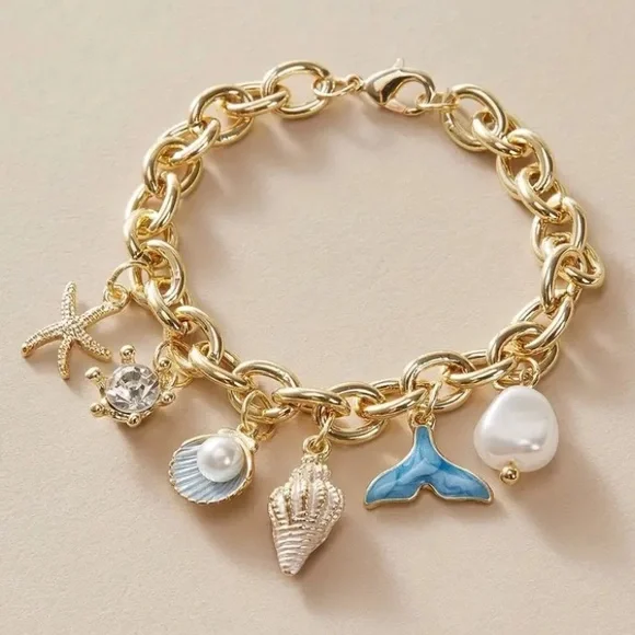 Seashell Beach Ocean Summer Gold Toned Charm Bracelet - Picture 3 of 3